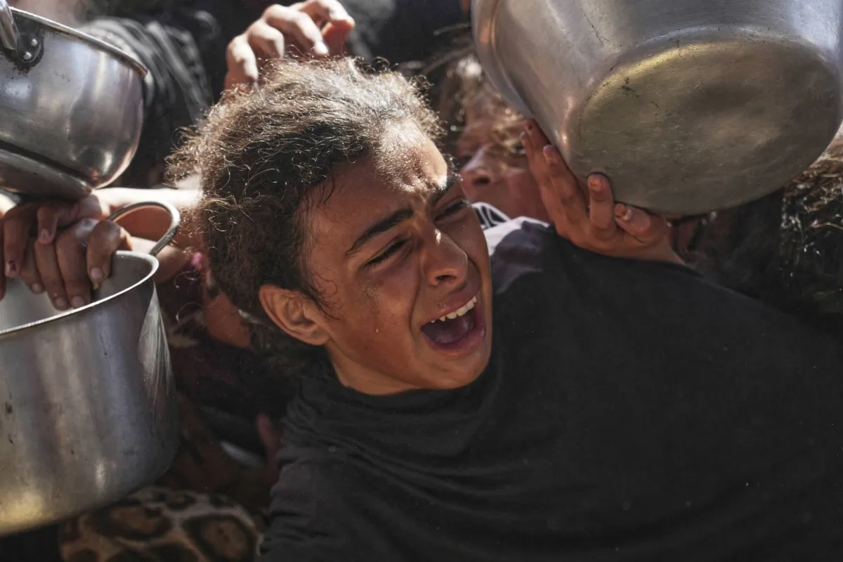 تقرير: ضباط إسرائيليون اعترفوا سراً بأن غزة على شفا مجاعة واسعة