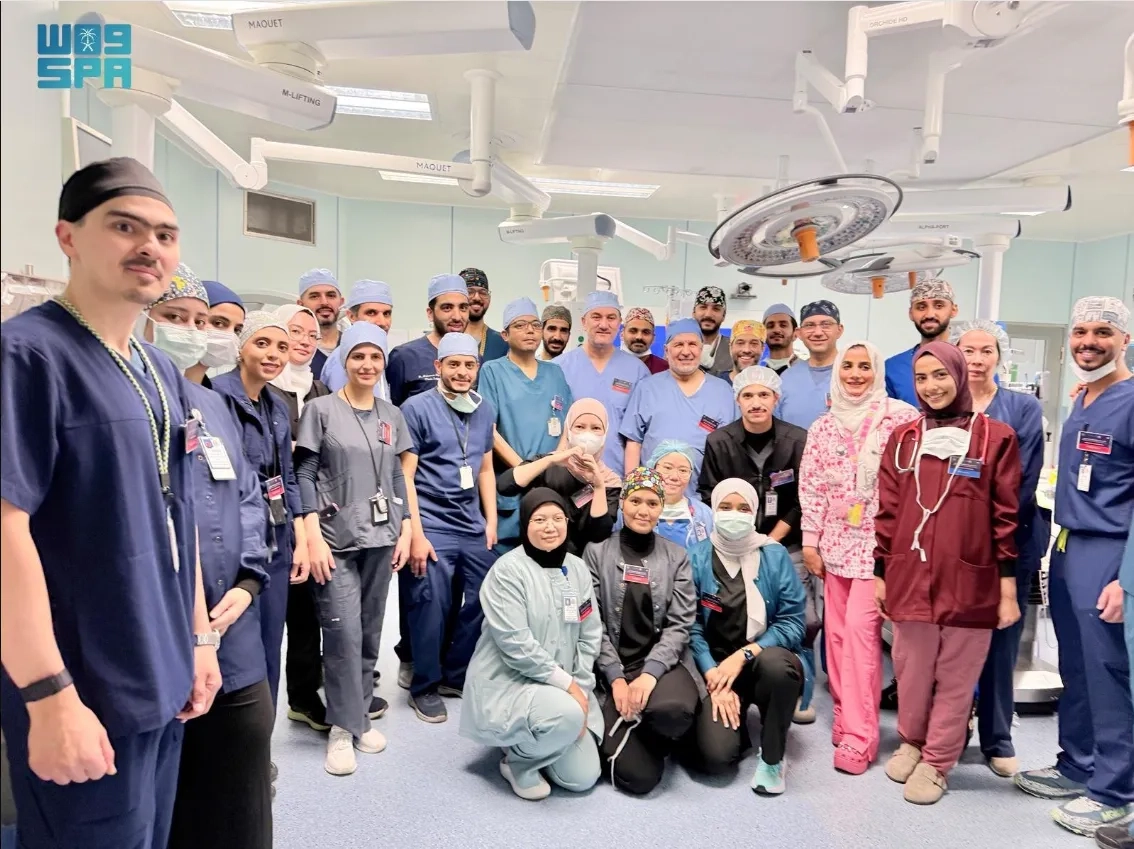 نجاح عملية فصل التوأم الملتصق الإريتري «أسماء وسمية» في الرياض
