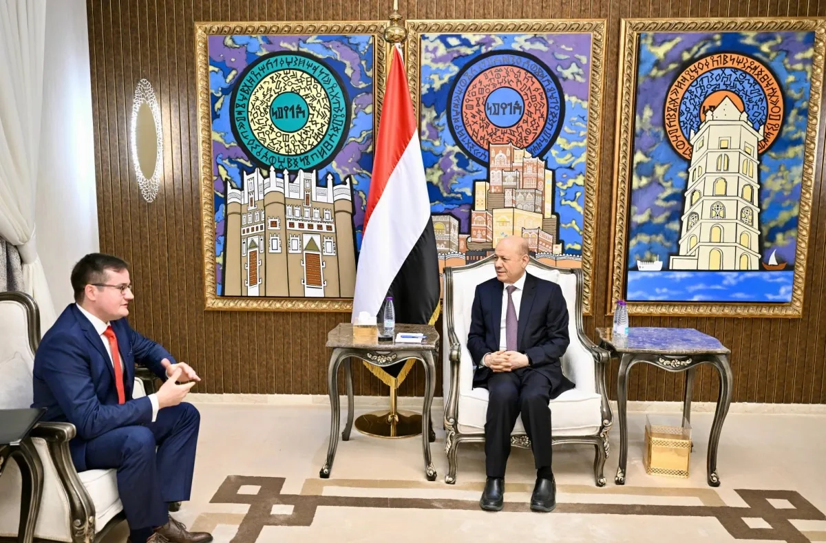 تحضيرات يمنية تسبق زيارة العليمي إلى روسيا لحشد الدعم