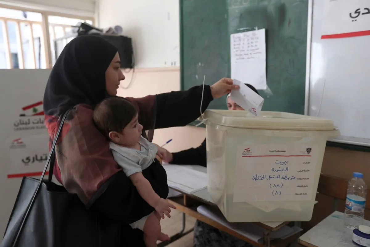 «حزب الله» يختبر شعبيته شرق لبنان بأول انتخابات بعد الحرب