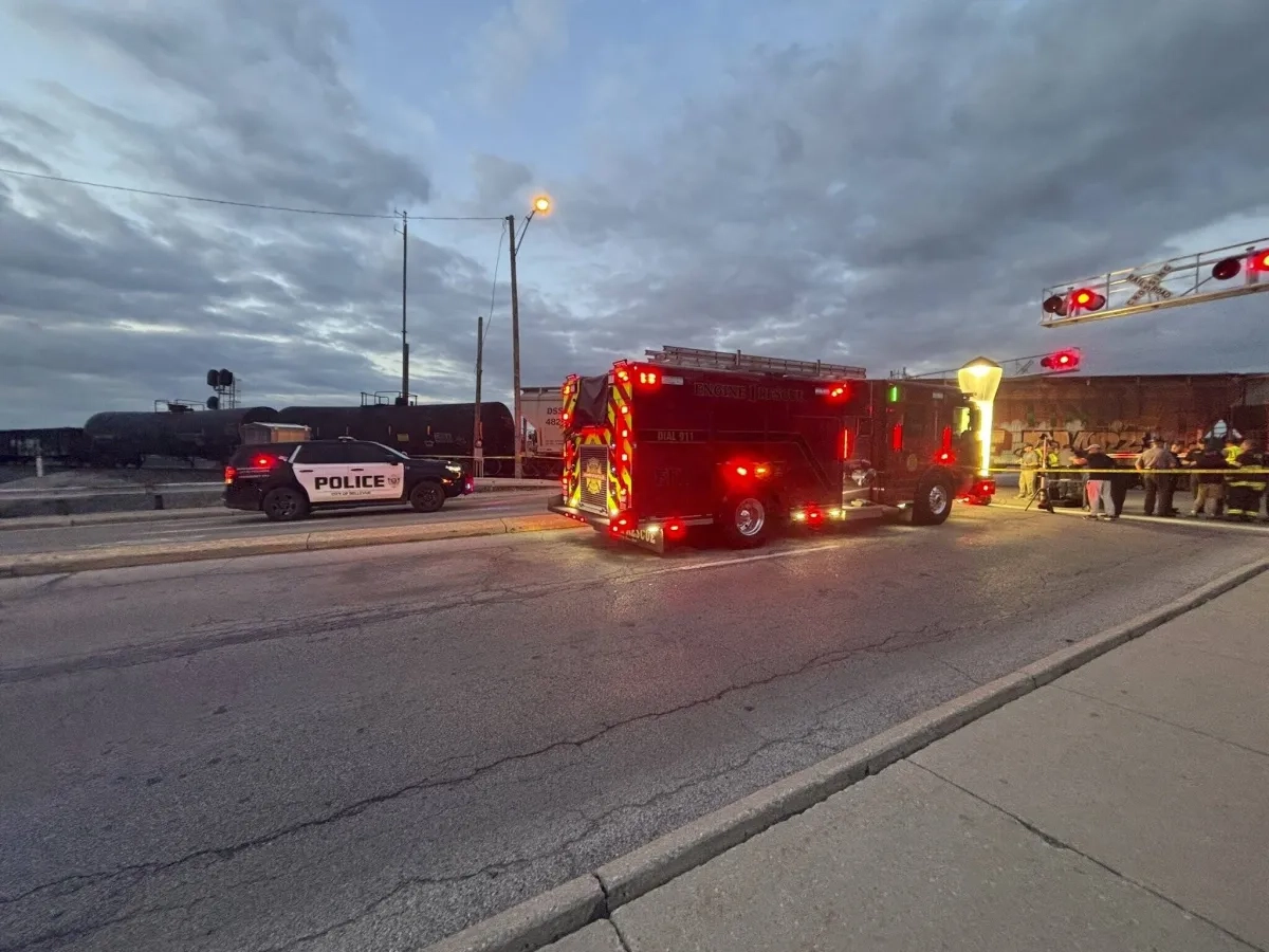2 Killed, at Least 1 Missing after Train Hits Pedestrians in Northern Ohio