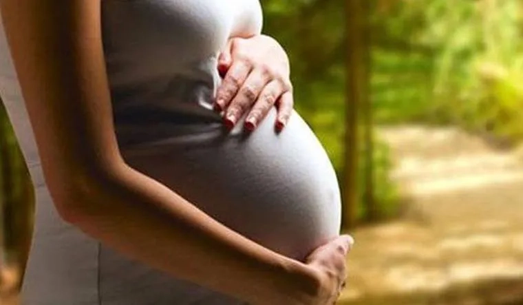 تناول الحوامل هذه الفاكهة يقلل من فرصة إصابة الطفل بالحساسية الغذائية