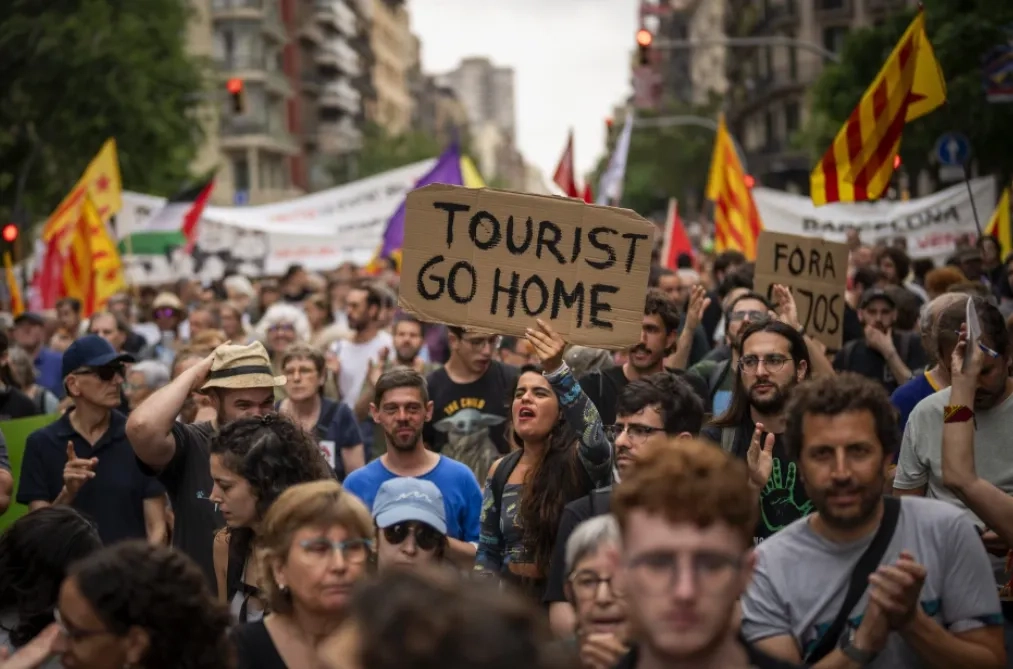 Spain Orders Airbnb to Block Nearly 66,000 Holiday Rental Listings over Rule Violations