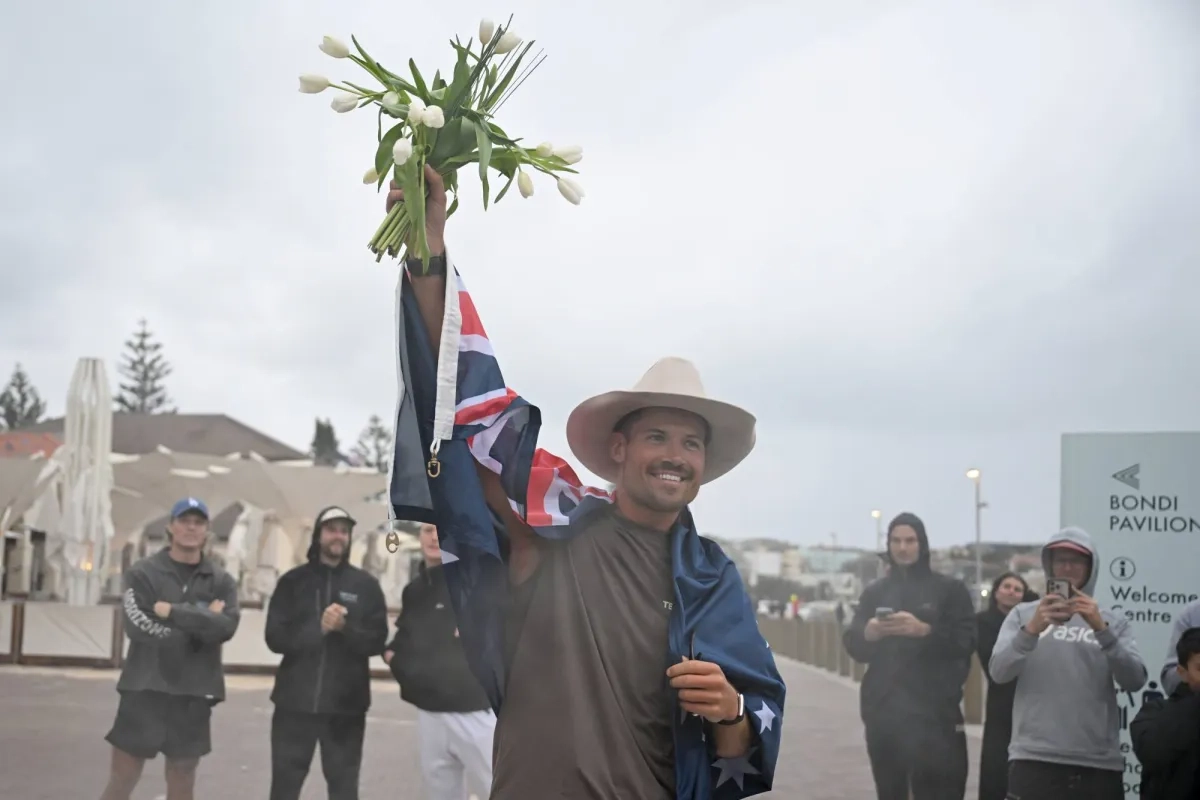 Briton Runs Across Australia in 35 Days to Smash Record