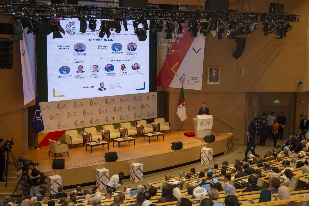 البنك الإسلامي للتنمية يعتمد تمويلات تتجاوز 1.32 مليار دولار لمشاريع استراتيجية