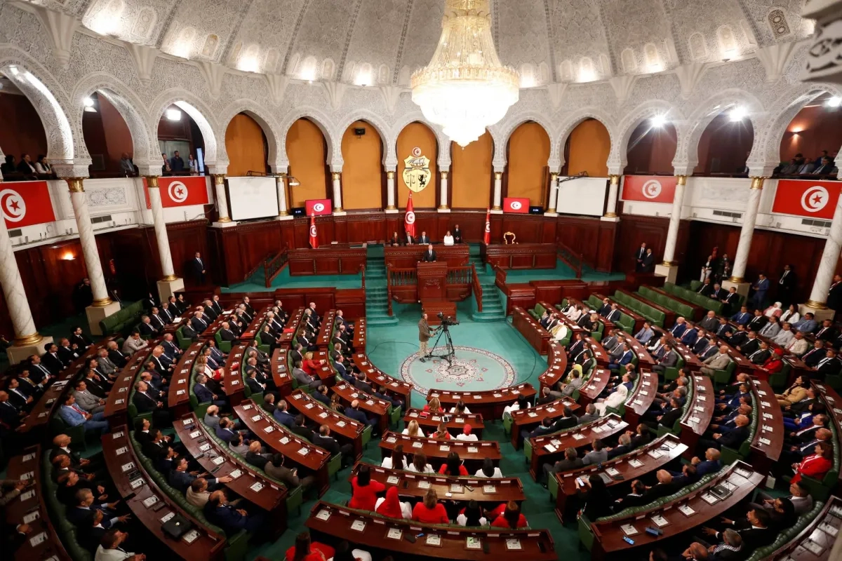 البرلمان التونسي يقر تعديلاً لقانون العمل