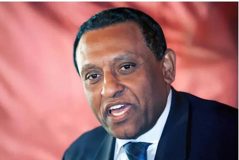 هل يفلح إدريس التكنوقراطي المخضرم في إعادة السودان إلى الحضن الأفريقي؟