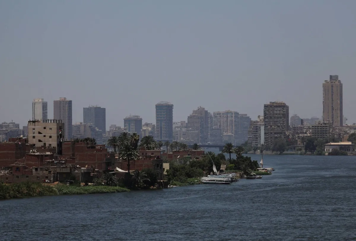 مصر تتفاوض على شراء عشرات الشحنات من الغاز المسال