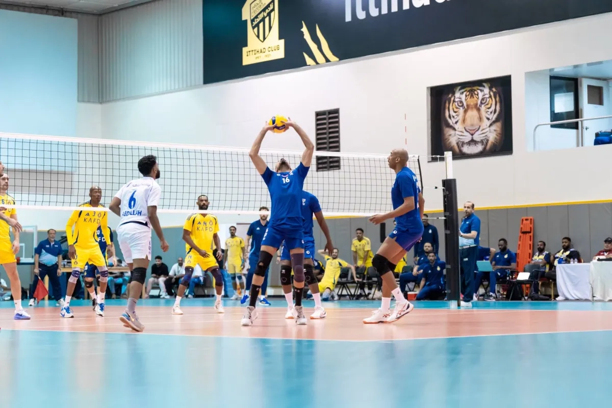 لماذا انسحب الاتحاد والهلال من بطولة النخبة للطائرة؟