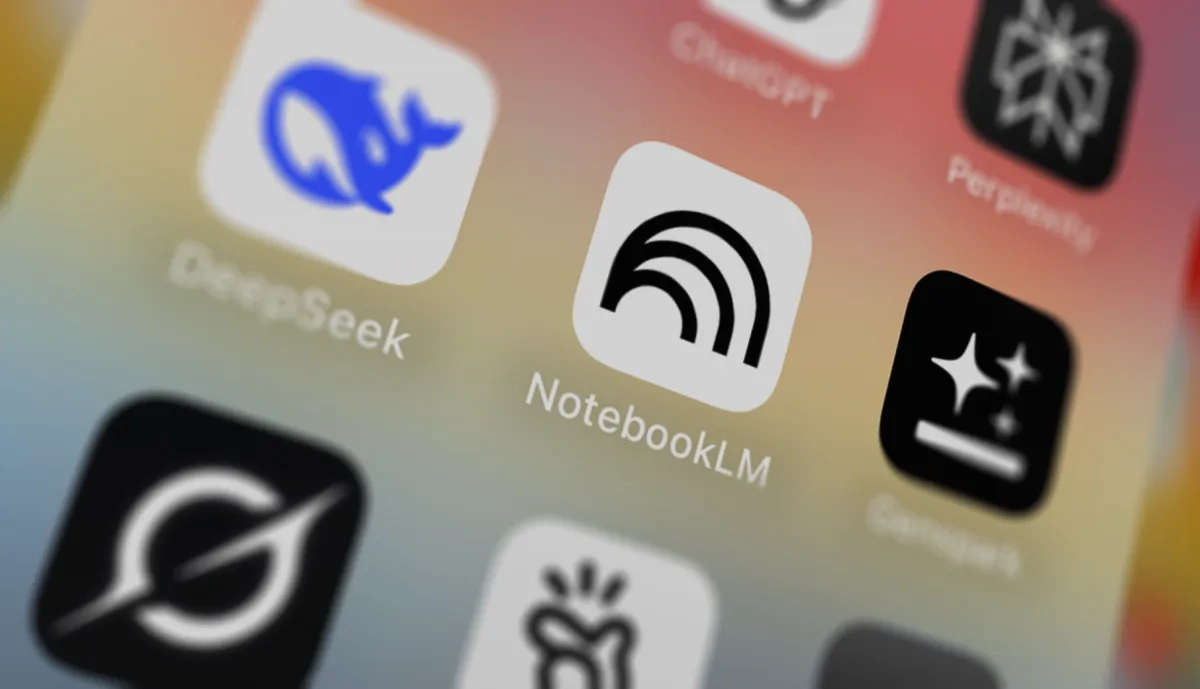 تطبيق «نوتبوك إل إم» من «غوغل»... ملاحظات تفاعلية وملخصات صوتية في جهازك