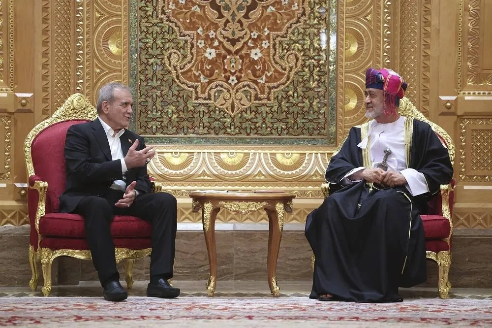 Pezeshkian Visits Oman amid its Mediation in the US-Iran Nuclear Talks