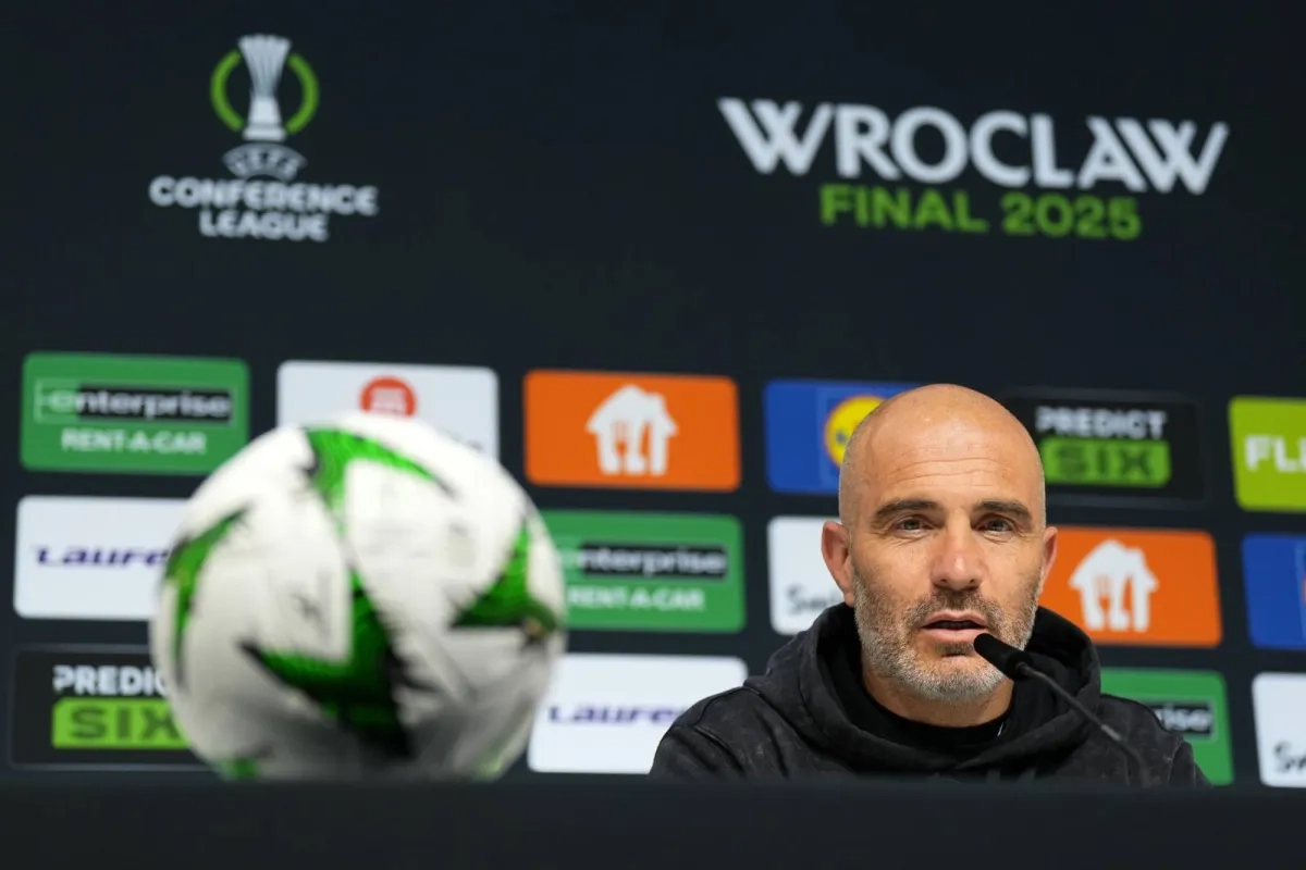 ماريسكا مندهش لوجود مودريك في بولندا قبل المباراة النهائية