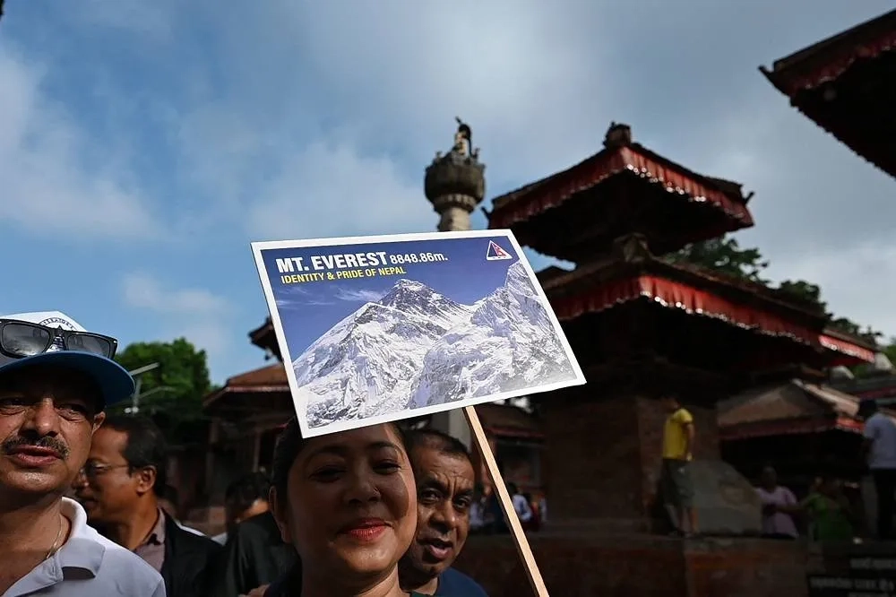 Nepal's Mountaineering Community Celebrates 72nd Anniversary of Mount Everest Conquest