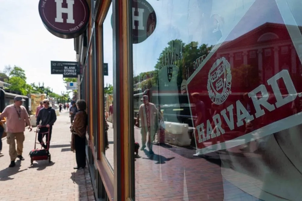 Foreign Students Seek to Quit Harvard amid Trump Crackdown
