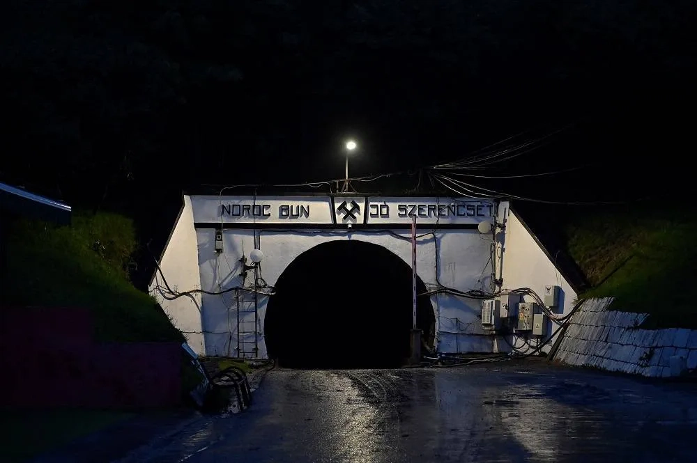 Heavy Floods Threaten Romania's Praid Salt Mine, a Tourism Magnet