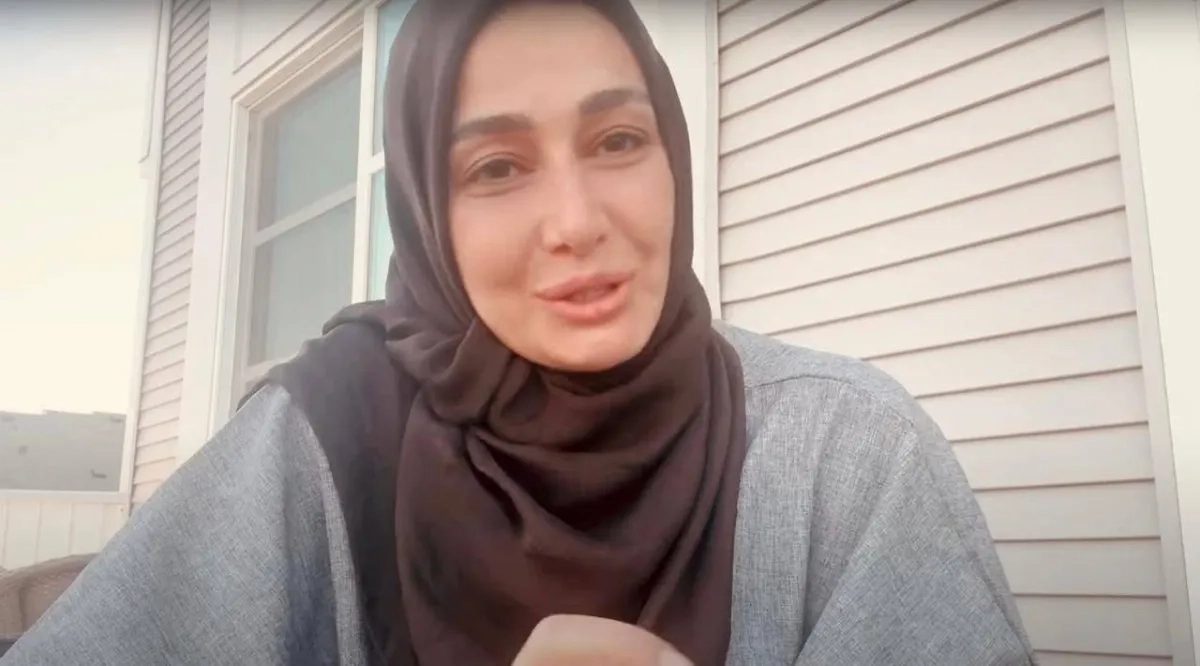 ظهور حلا شيحة بالحجاب مجدداً يُثير اهتماماً في مصر