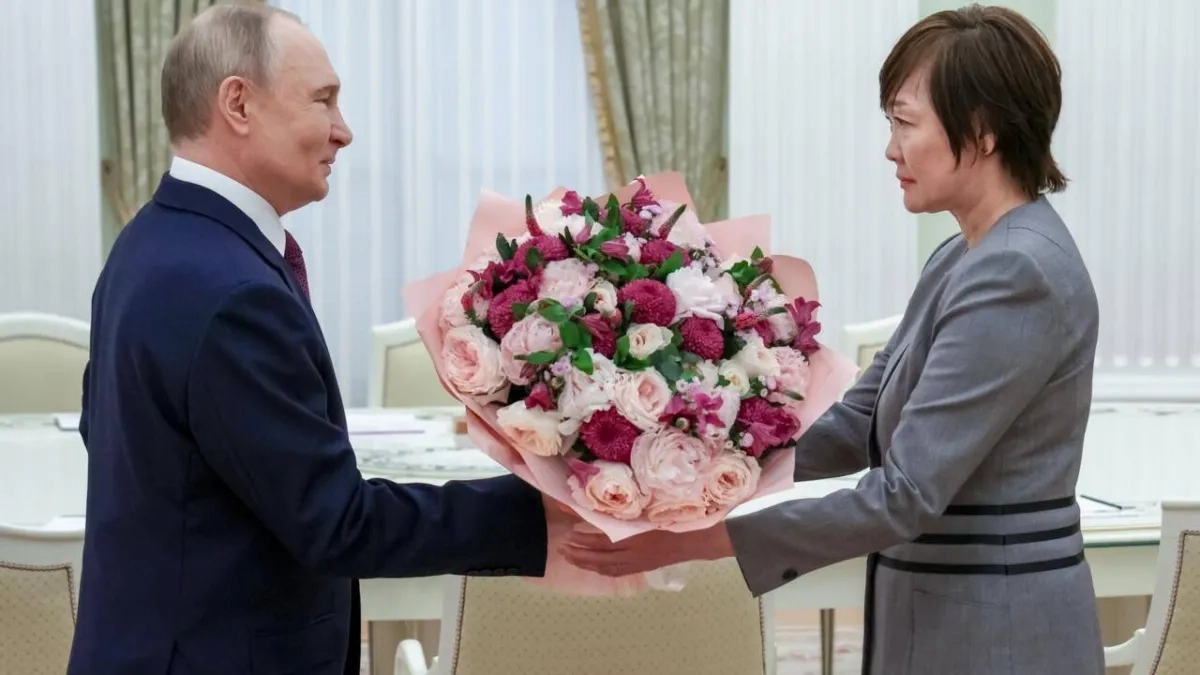 After Trump, Shinzo Abe's Widow Meets Putin
