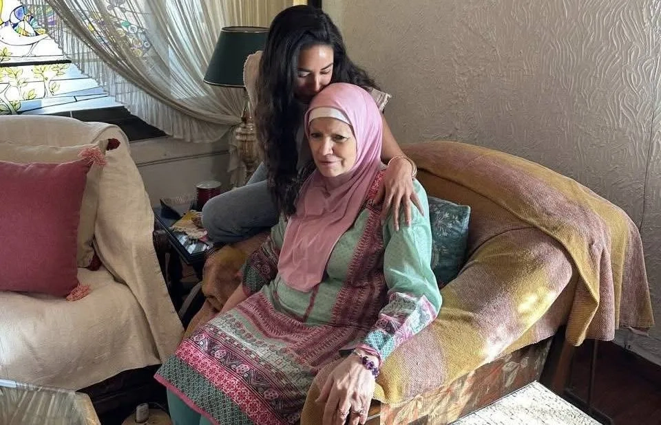 اعتذار آية سماحة ينهي خلافها مع الفنانة مشيرة إسماعيل