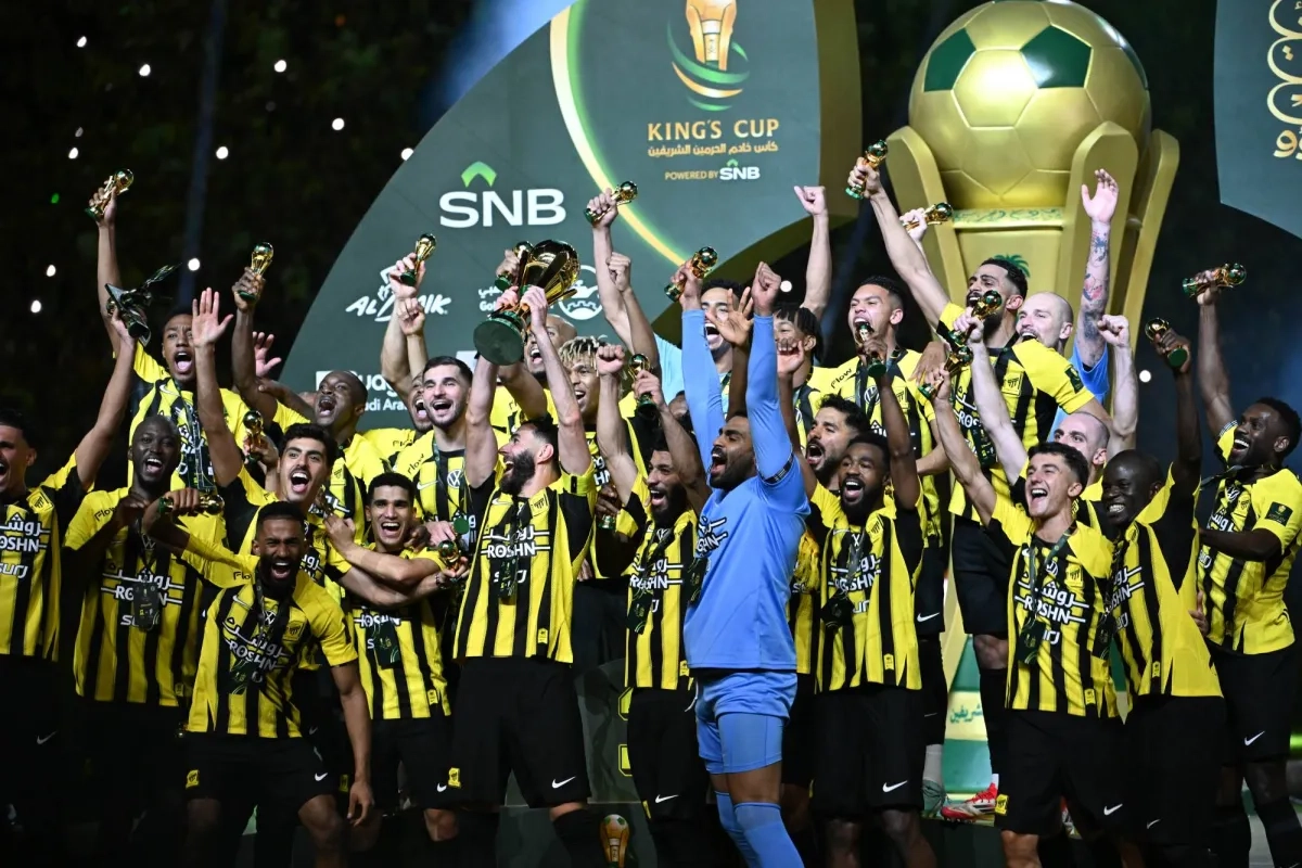 الكأس الملكية تتوج ثنائية الاتحاد التاريخية