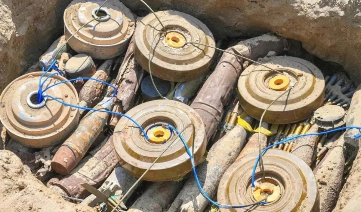 Al-Alimi Praises Saudi Decision to Extend Masam Landmine Clearance Project