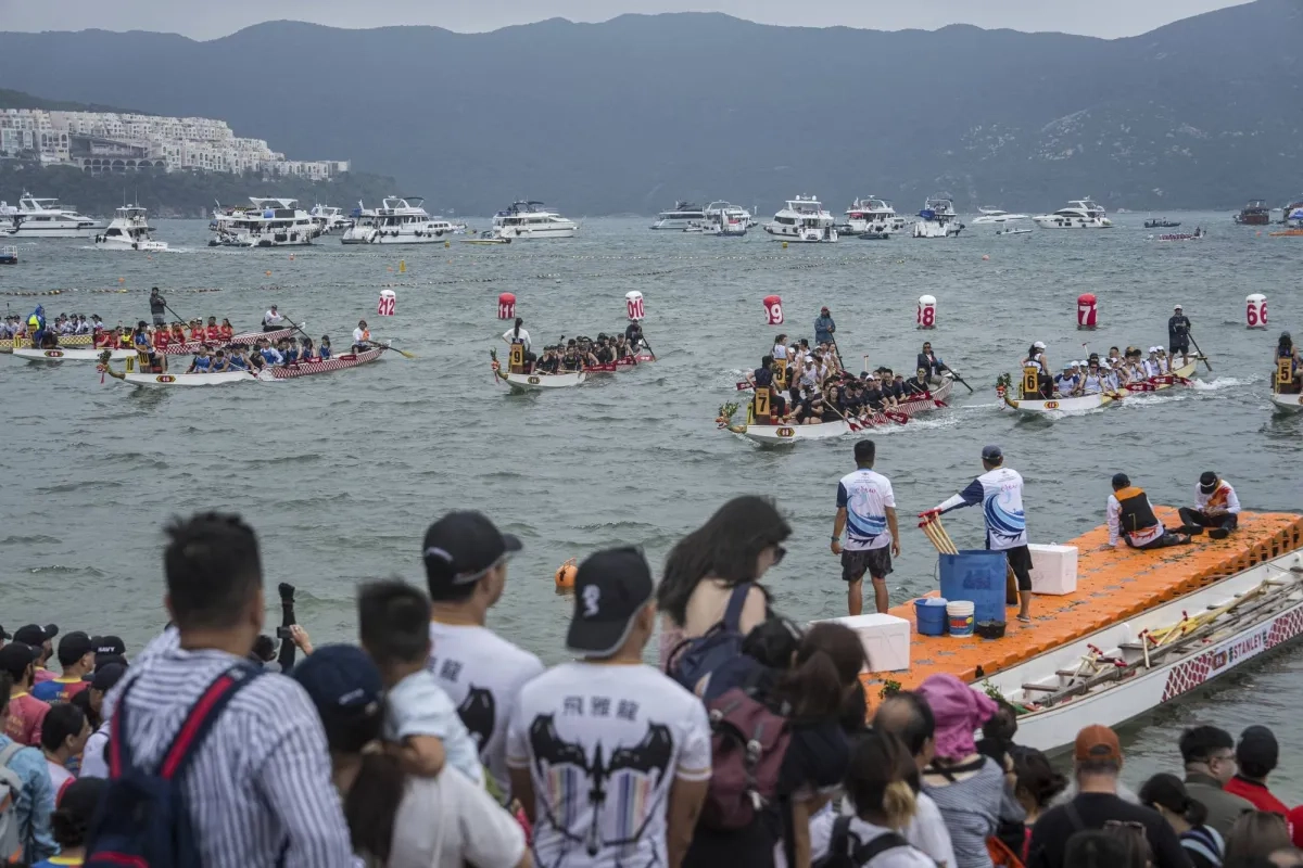 Dragon Boats Thunder Through Hong Kong Waters to Mark Ancient Chinese Festival