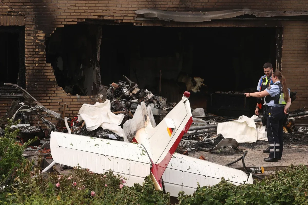 Germany: Small Plane Crashes into Terrace of House, 2 Dead