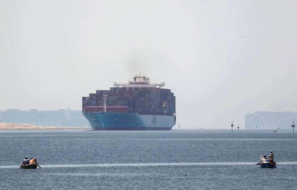Cairo Intensifying Efforts to Restore Normal Traffic in Suez Canal