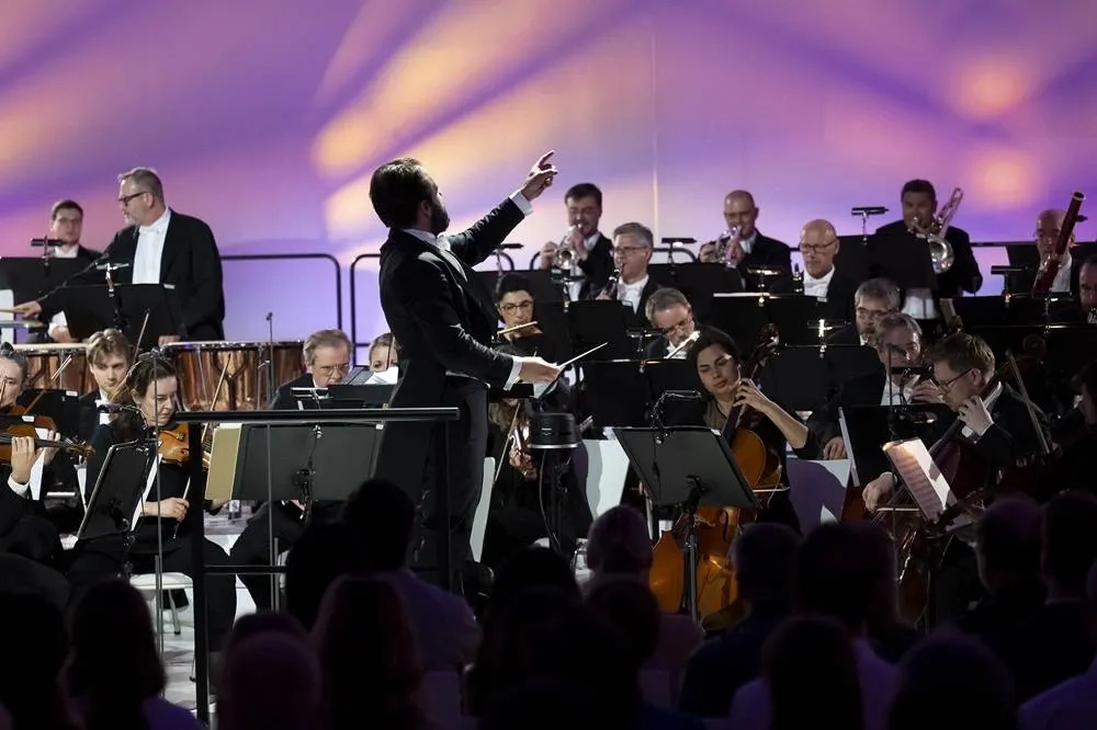 Strauss' ‘Blue Danube' Is Beamed into Space as Vienna Celebrates with a Concert
