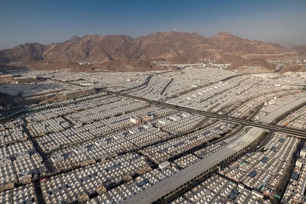 Saudi Crown Prince Oversees Hajj Organization from Mina