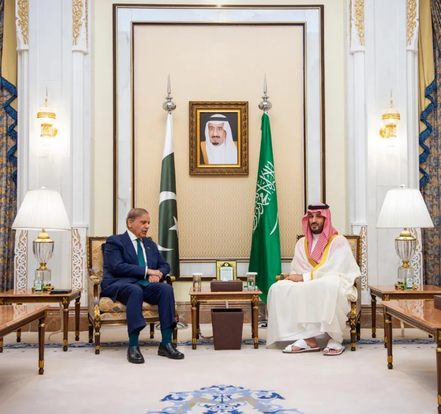 ولي العهد السعودي ورئيس الوزراء الباكستاني يستعرضان العلاقات التاريخية