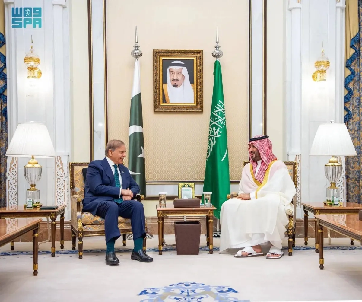 Saudi Crown Prince, Pakistani PM Discuss Ties and Regional Stability