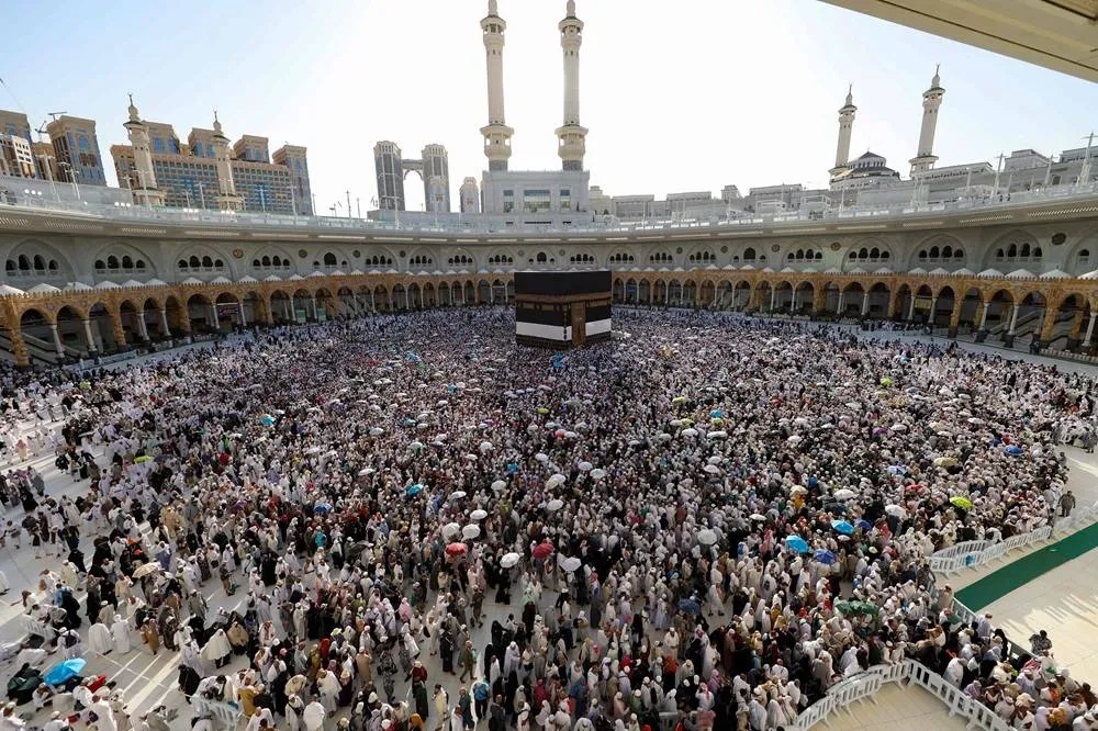 Turkish President Telephones Saudi Crown Prince to Praise Kingdom's Organization of Hajj