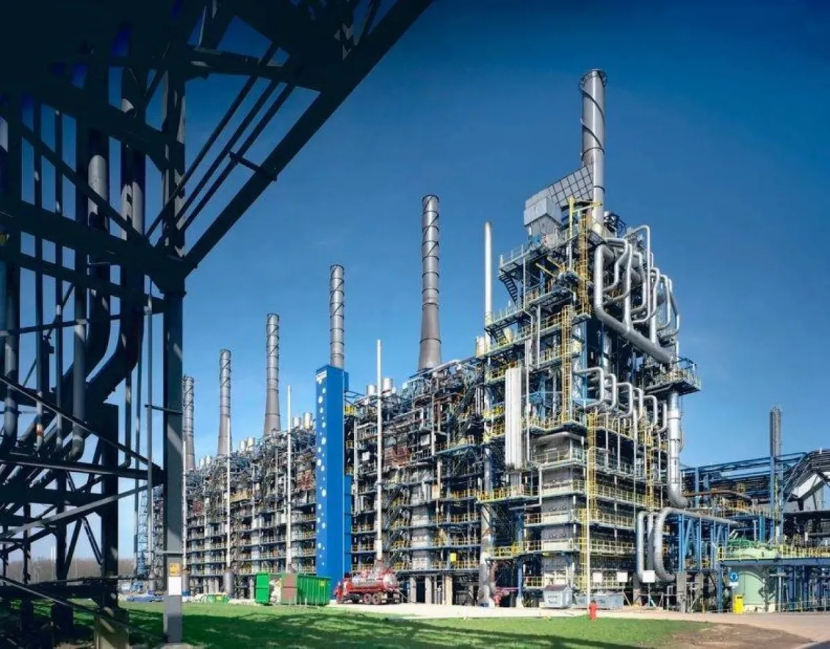 Gulf Petrochemical Sector Faces Mounting Challenges Amid Global Shifts