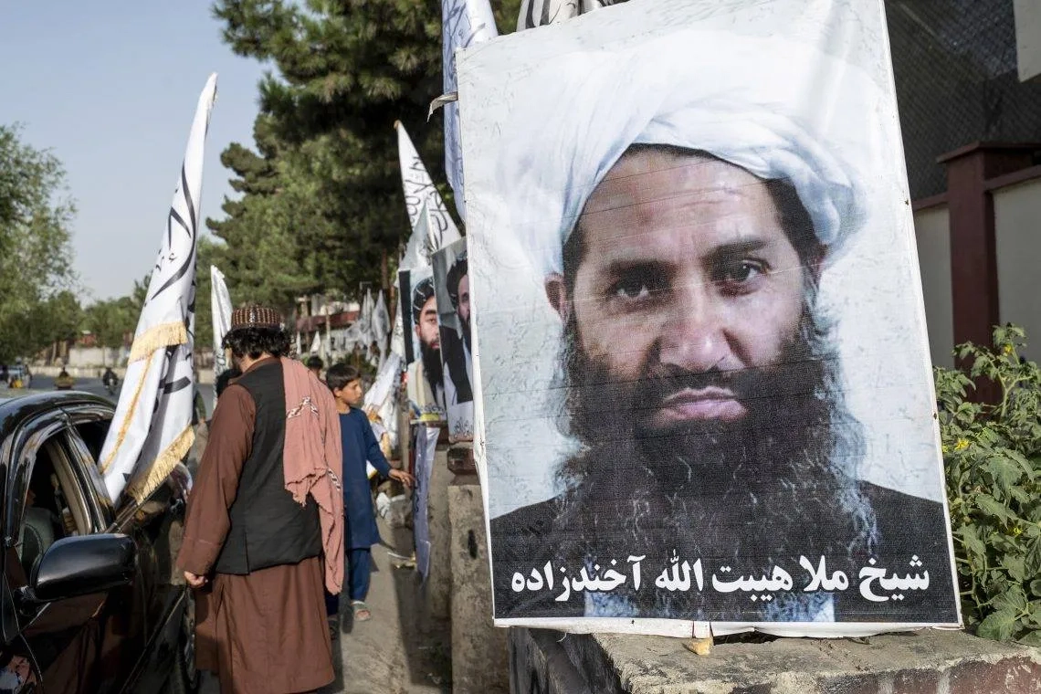 زعيم «طالبان» يدين «حظر السفر» الذي فرضه ترمب على الأفغان... ويصف أميركا بـ«الظالمة»