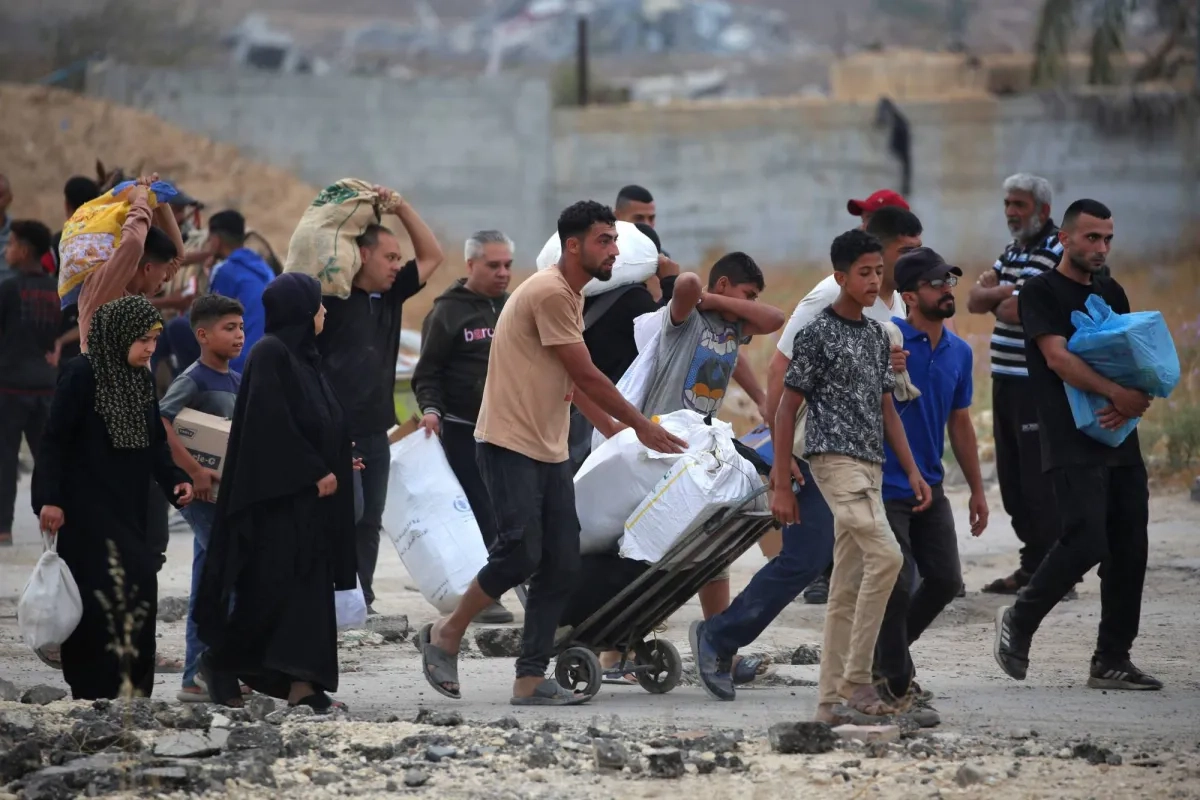 مسعفون: الجيش الإسرائيلي يقتل 4 بالقرب من موقع لتوزيع المساعدات في غزة