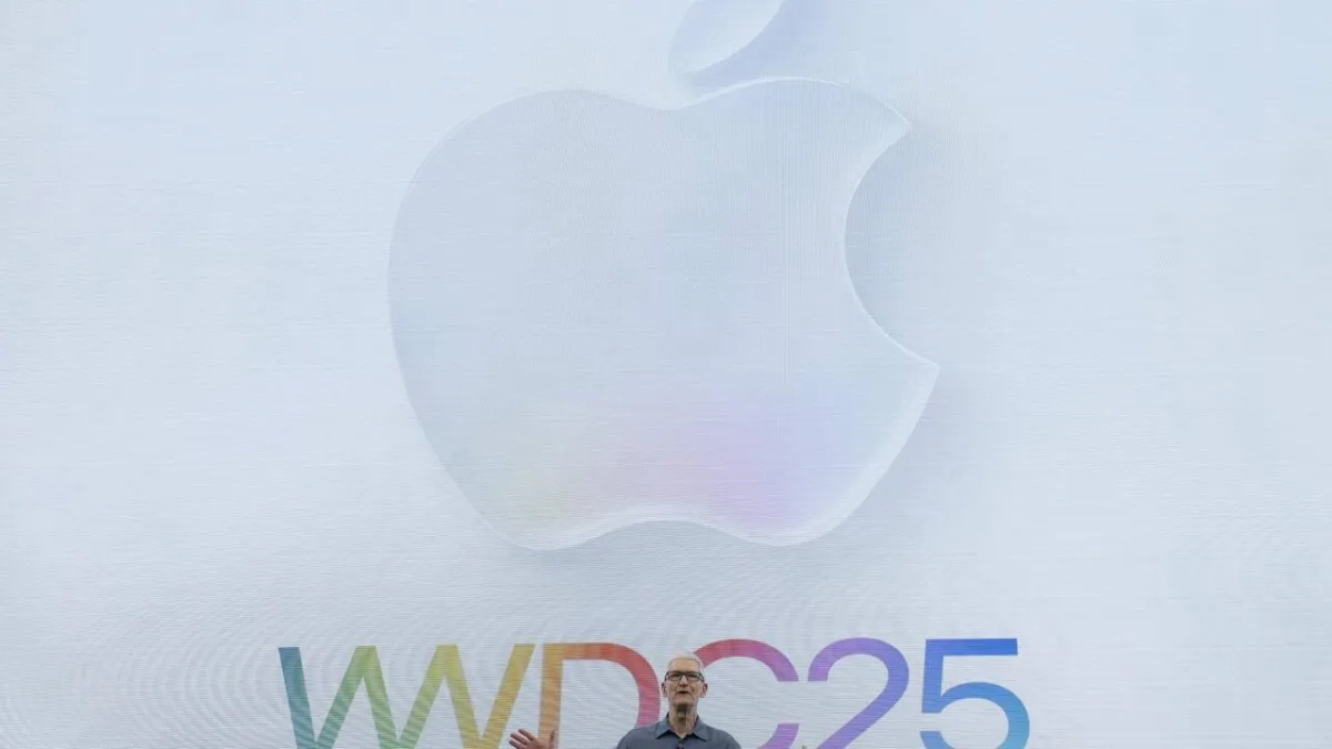 Apple Plays It Safe on AI despite Wall Street Pressure