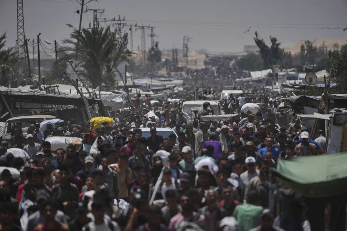 Israeli Gunfire Kills 17 People near Gaza Aid Site