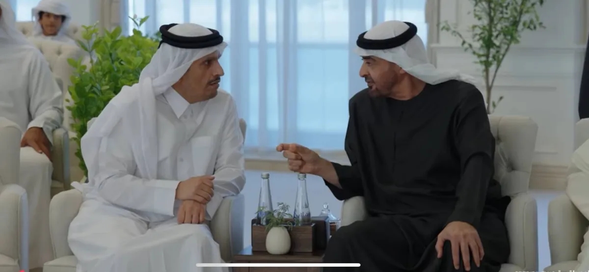 رئيس الإمارات ورئيس الوزراء القطري يبحثان العلاقات الثنائية