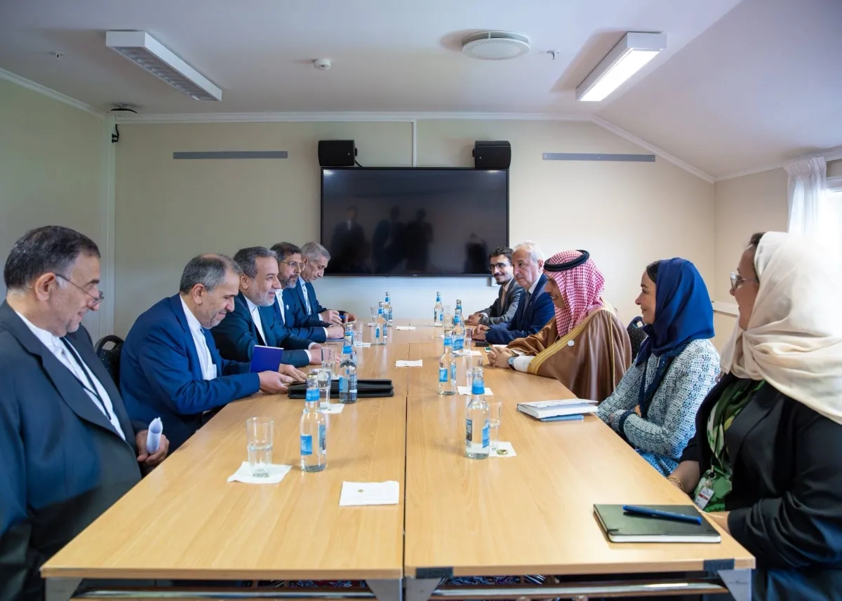 فيصل بن فرحان يلتقي عبد العاطي وعراقجي في أوسلو
