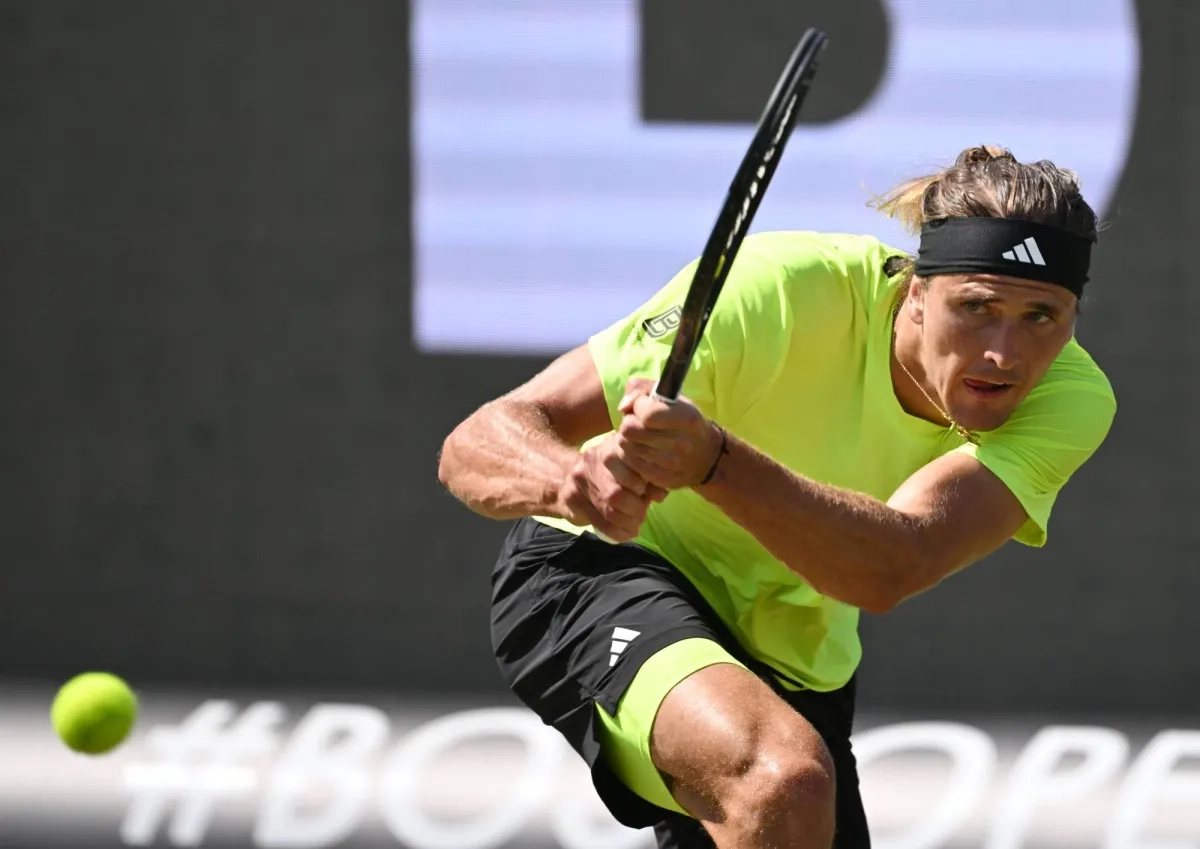 Zverev Overcomes Moutet to Reach Stuttgart Quarters