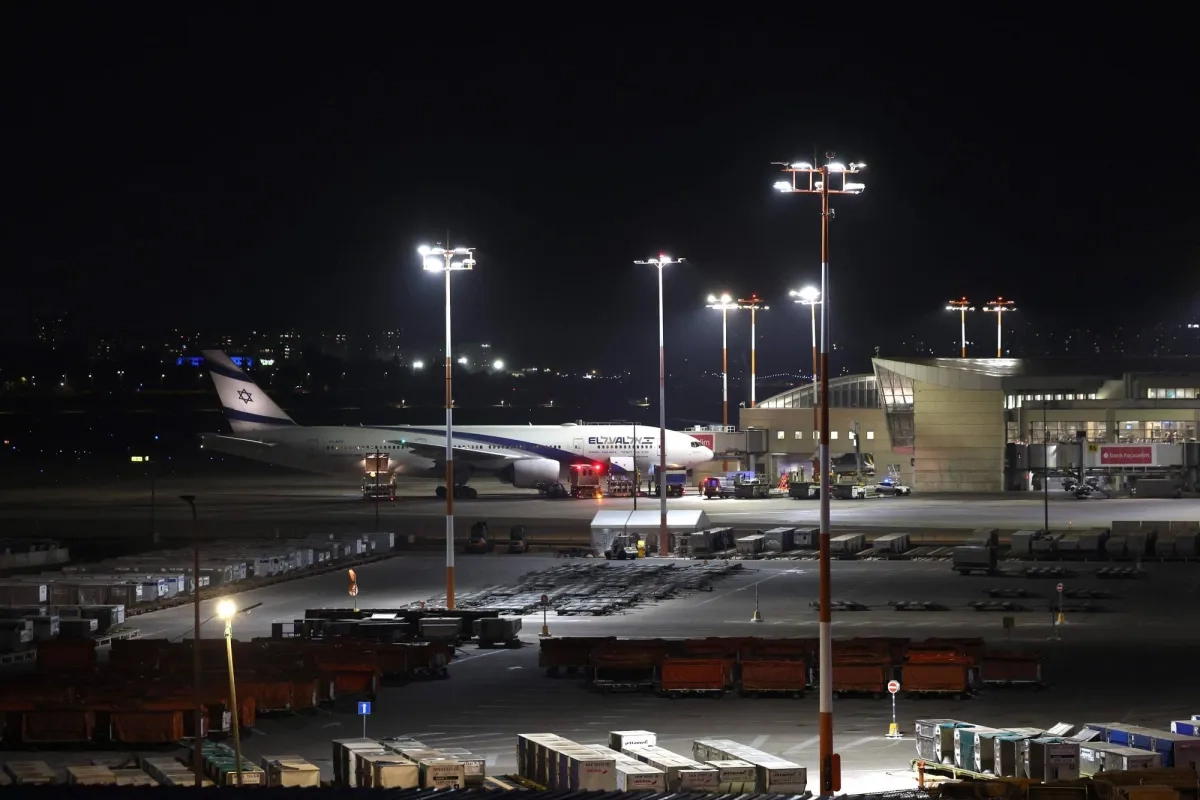 Israel's Airlines Evacuate Planes to Other Countries after Strikes on Iran