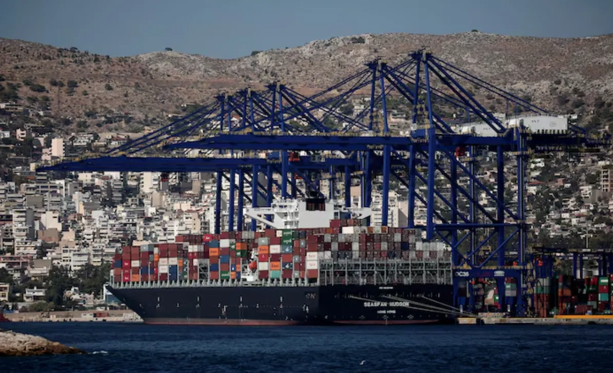 Closure of Strait of Hormuz Seriously Being Reviewed by Iran, Lawmaker Says