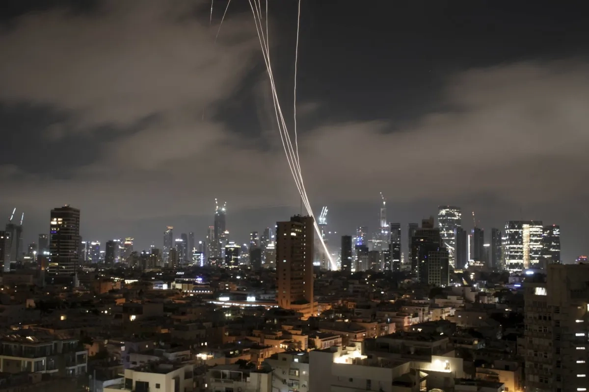 إيران تطلق دفعة جديدة من الصواريخ تجاه إسرائيل