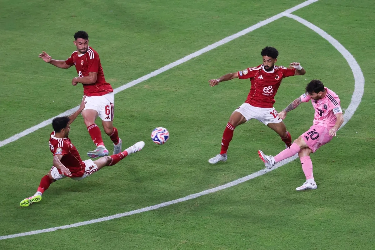 مونديال الأندية: الأهلي يتعادل سلبياً أمام ميسي ورفاقه