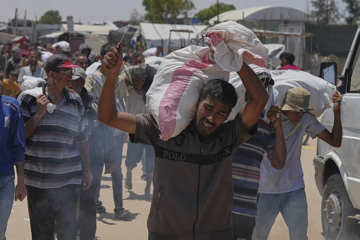 غزة: إسرائيل تقتل 80 شخصاً معظهم كان في انتظار مساعدات