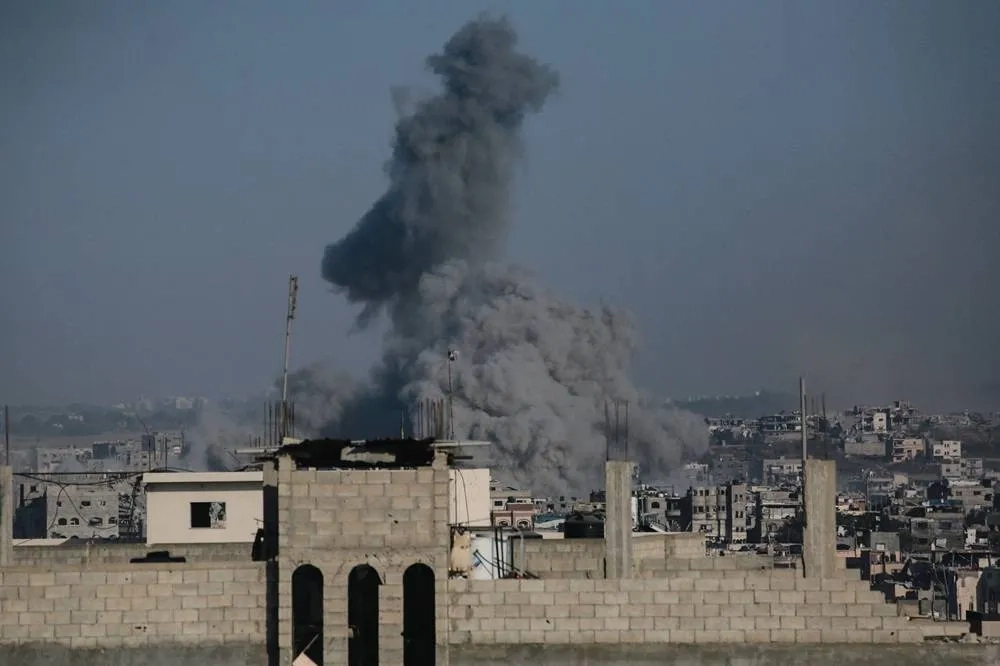 Israeli Fire Kills 12 People in Gaza, Medics Say