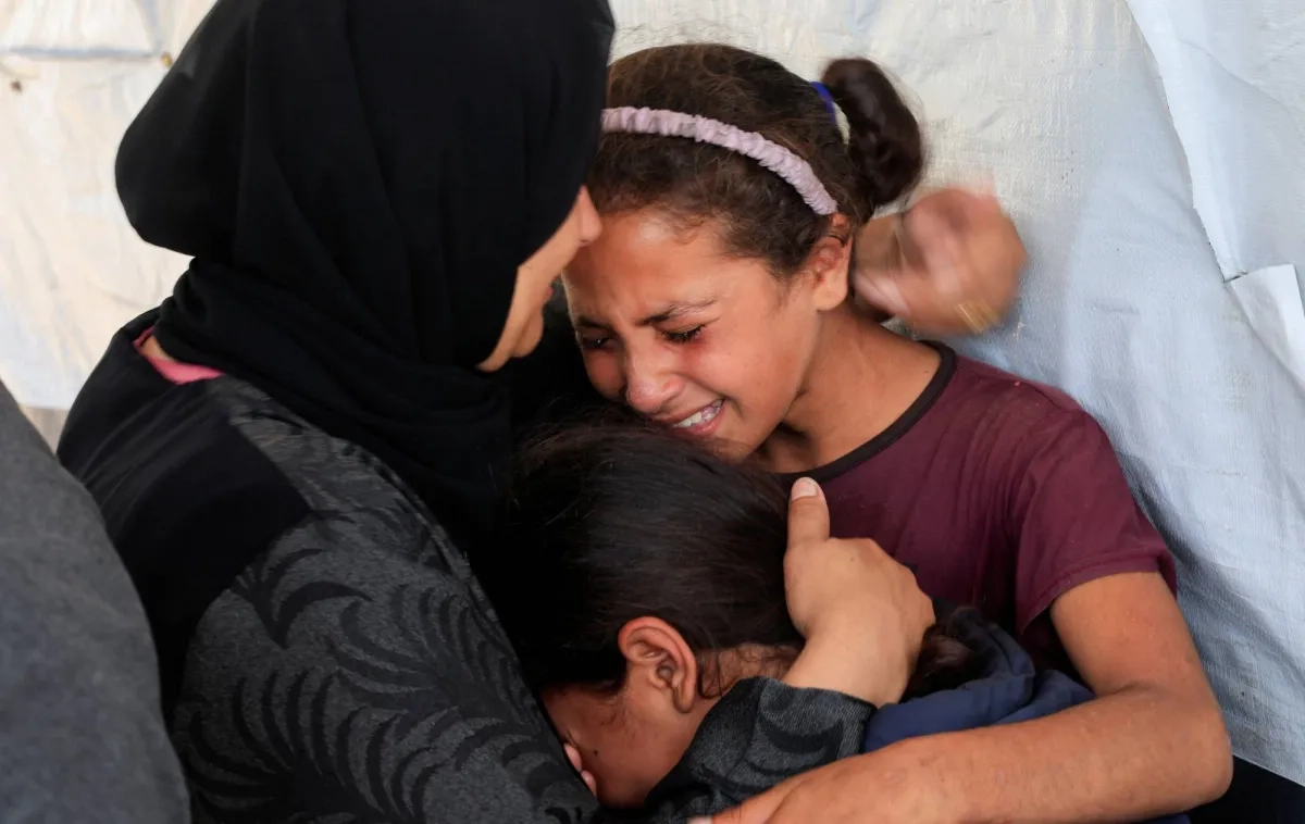 «صحة غزة» تحذر من انهيار الخدمات الطبية وسط استمرار القصف والإخلاءات