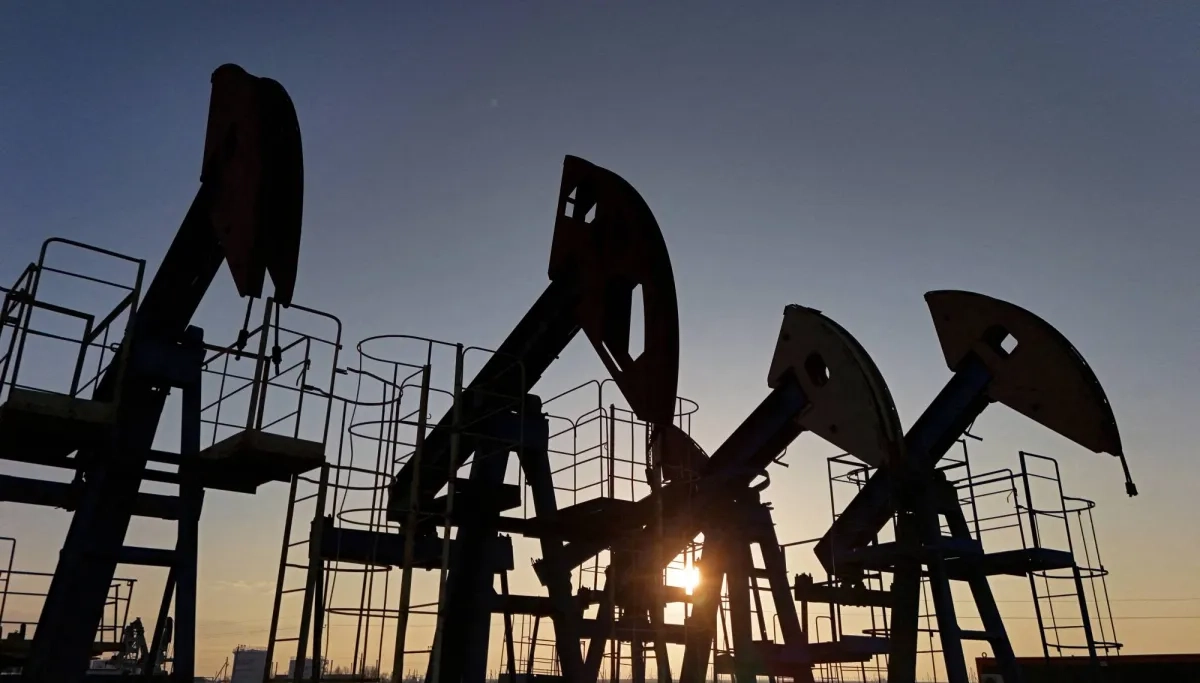 Oil Prices Jump after Trump's Warning, Stocks Extend Gains