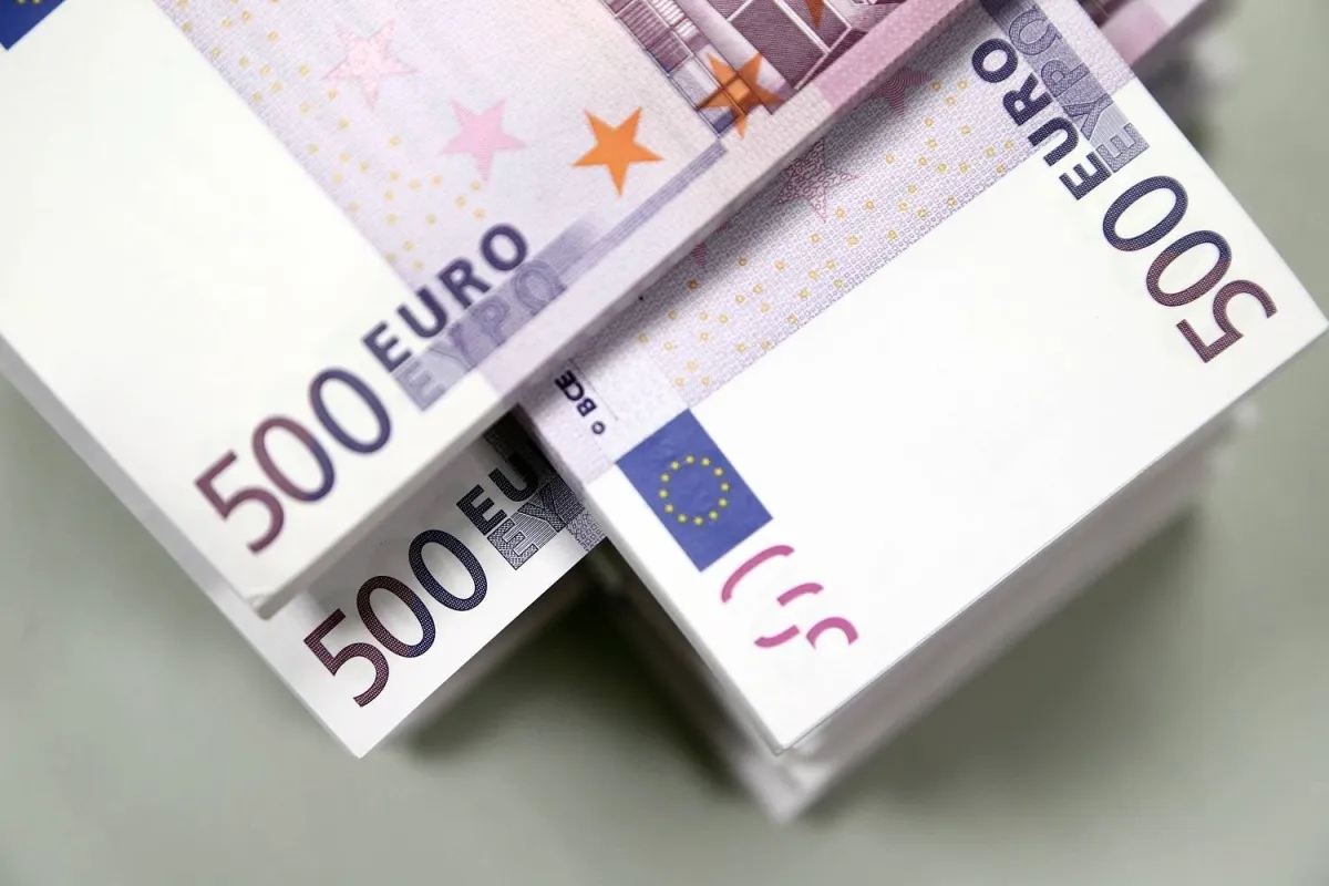 توتر الشرق الأوسط يرفع عوائد السندات الأوروبية... ولاغارد: اليورو في «لحظة عالمية»