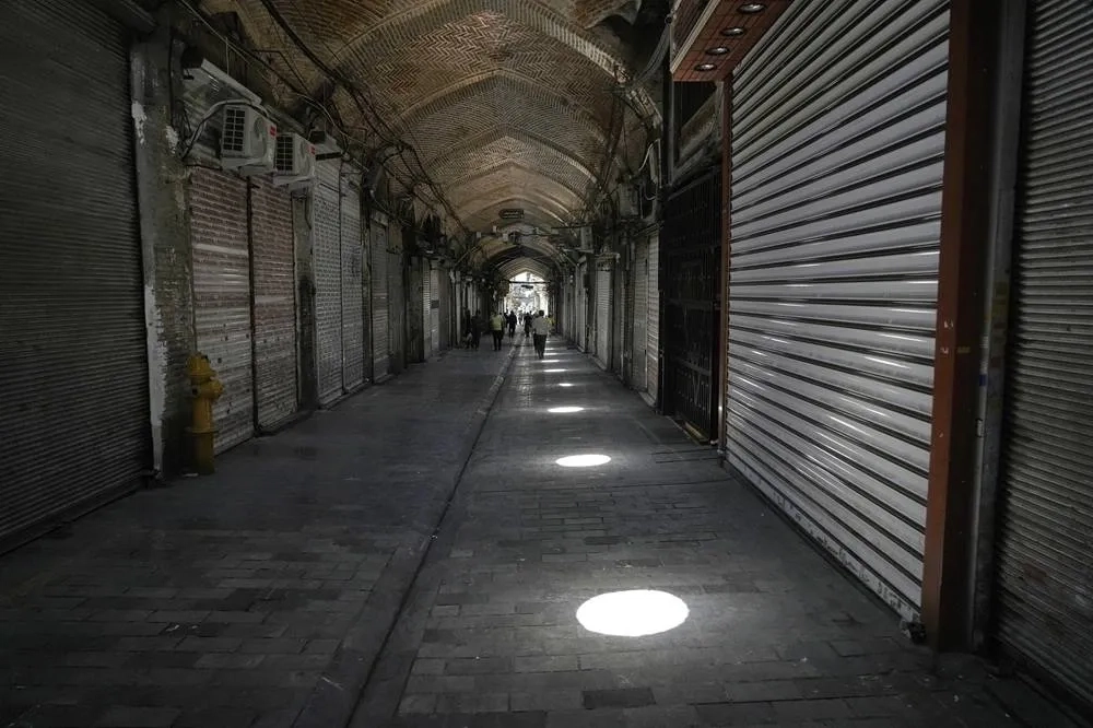 Fear Stalks Tehran as Israel Bombards, Shelters Fill Up and Communicating Grows Harder